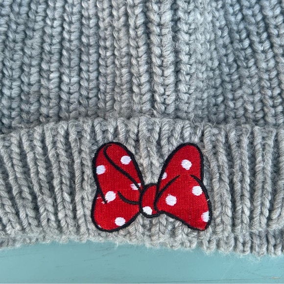 Disney Minnie Mouse Gray Pom Pom Beanie Hat - Picture 3 of 7